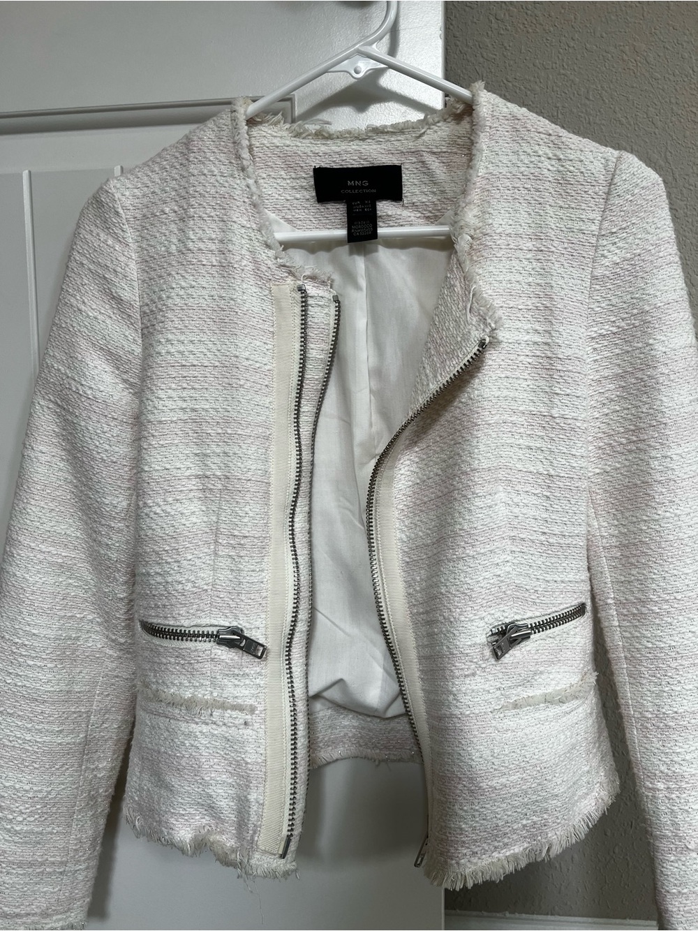 MNG Collection Mango Women's Textured Zip-Front Jacket in Light Pink and White